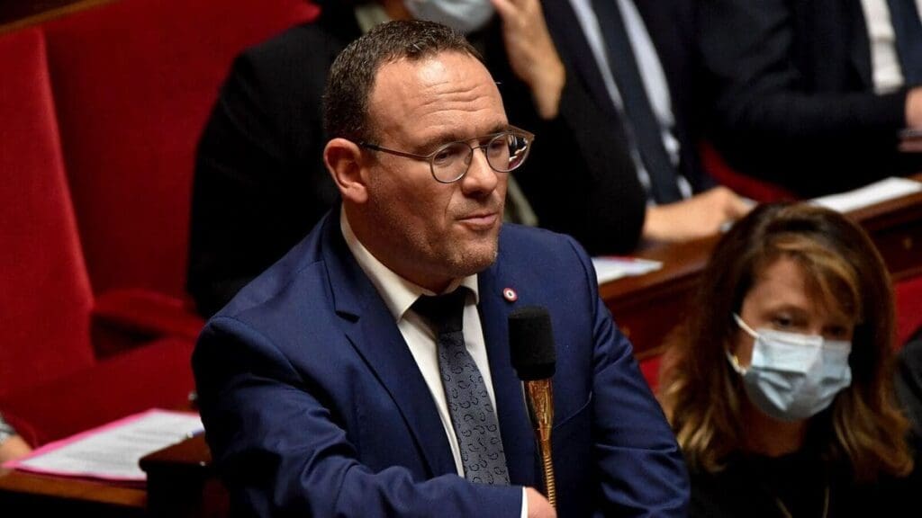 Damien Abad lors d'une séance des Questions au gouvernement à l'Assemblée nationale à Paris. Le 29 septembre 2020