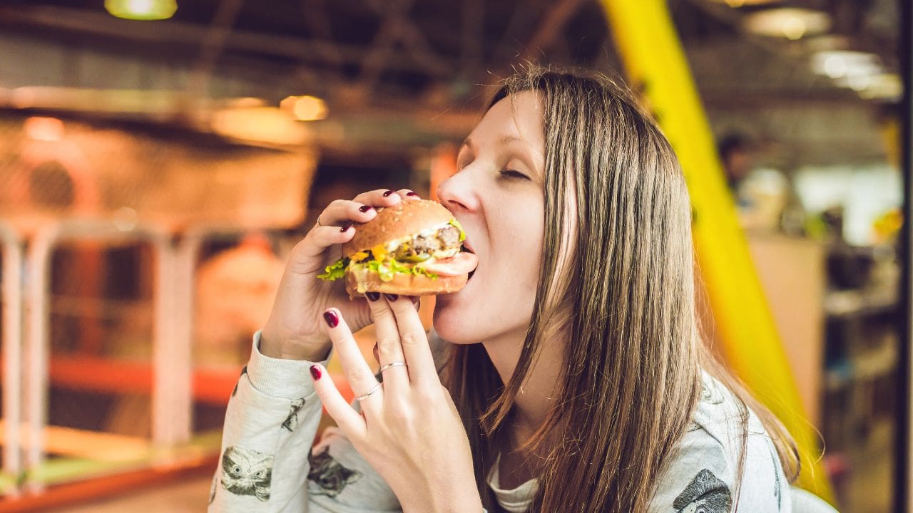 SANTÉ - Comment seulement 5 jours de consommation de fast food affectent-ils votre cerveau